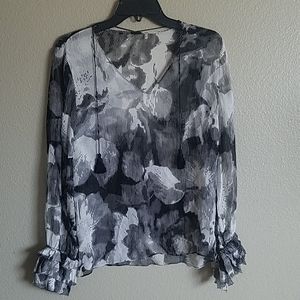 Elie Tahari long sleeve blouse